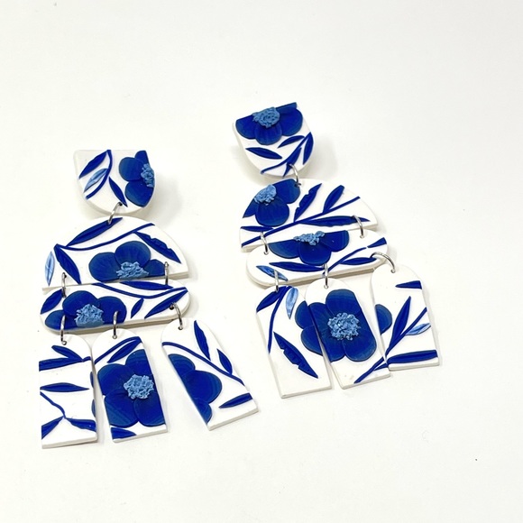 Anthropologie Jewelry - New Anthropologie Floral Tiered Earrings Blue White